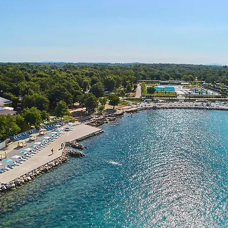 2 Bedroom Gorgeous Stacaravan In Umag