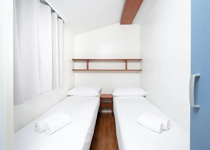 Amazing Stacaravan In With Swimming Pool Camping Umag